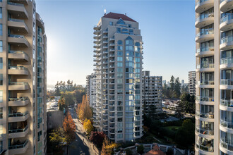 Berklely Place in New Westminster, BC - Building Photo - Building Photo