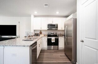 319-323 Honeystone St in Conway, SC - Building Photo