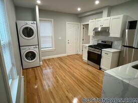 1922 Columbus Ave in Boston, MA - Building Photo