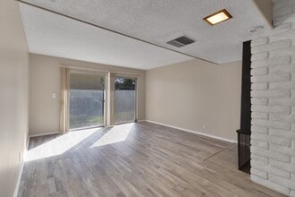 14236 Oxford Pl in Victorville, CA - Foto de edificio - Building Photo