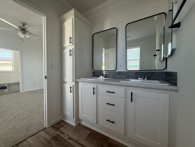 486 Driftwood Dr in Ellenton, FL - Building Photo - Building Photo