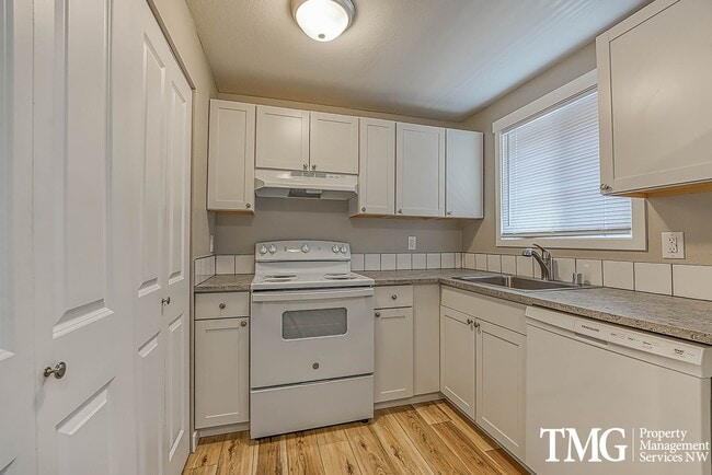 property at 11114 NE 48th Cir