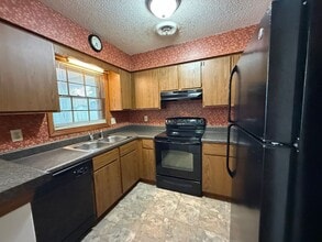 105 Highland Ct in Jacksonville, NC - Building Photo - Building Photo