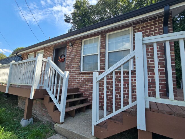 property at 425 E Elm St