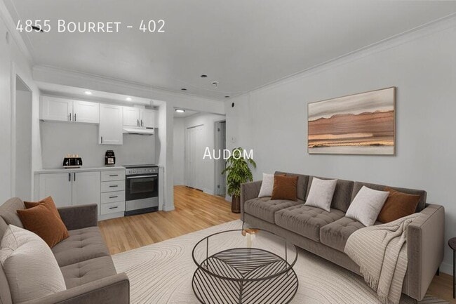property at 4855 Av Bourret