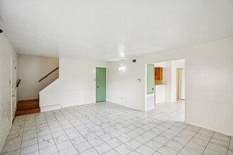 8379 La Roche Ln in Houston, TX - Building Photo - Building Photo