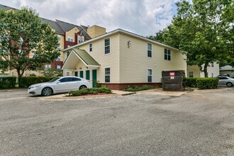 990 W Brevard St, Unit 111 in Tallahassee, FL - Building Photo - Building Photo