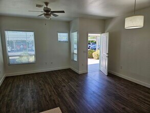 8053 E Thomas Rd in Scottsdale, AZ - Building Photo - Building Photo