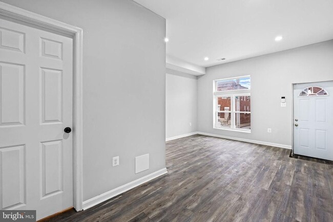 property at 1918 E Lafayette Ave