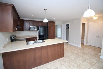 5727-5727 Kalar Rd in Niagara Falls, ON - Building Photo - Building Photo