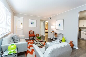 Bella 810 in Smyrna, GA - Building Photo - Building Photo