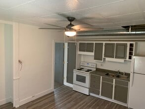 120 W Burr Oak in Athens, MI - Building Photo - Building Photo