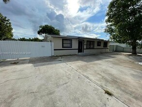29939 SW 159th Dr in Homestead, FL - Foto de edificio - Building Photo