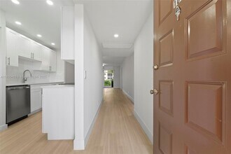 1300 SW 124th Terrace in Pembroke Pines, FL - Building Photo - Building Photo