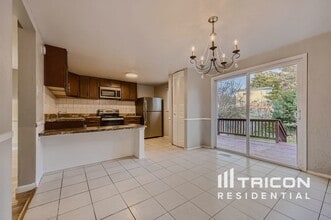 12345 Bonfire Dr in Reisterstown, MD - Foto de edificio - Building Photo