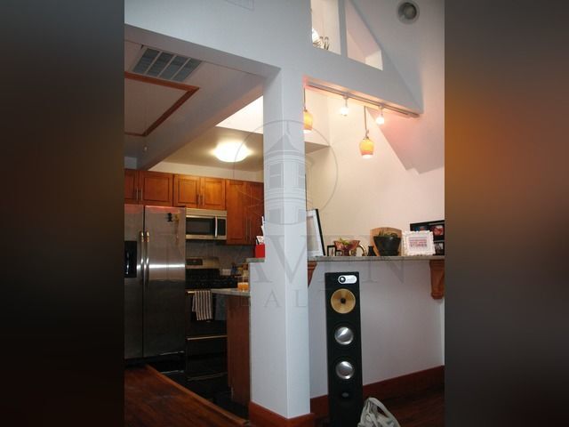 32 Holyoke Rd-Unit -3 in Somerville, MA - Building Photo