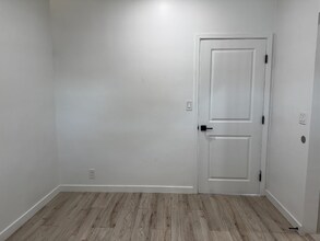 123 Linda Vista Dr in Bakersfield, CA - Building Photo - Building Photo