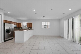 4088 W Palm Aire Dr in Pompano Beach, FL - Building Photo - Building Photo