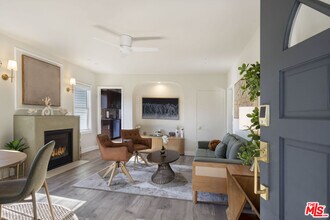 725 N Harvard Blvd in Los Angeles, CA - Building Photo - Building Photo