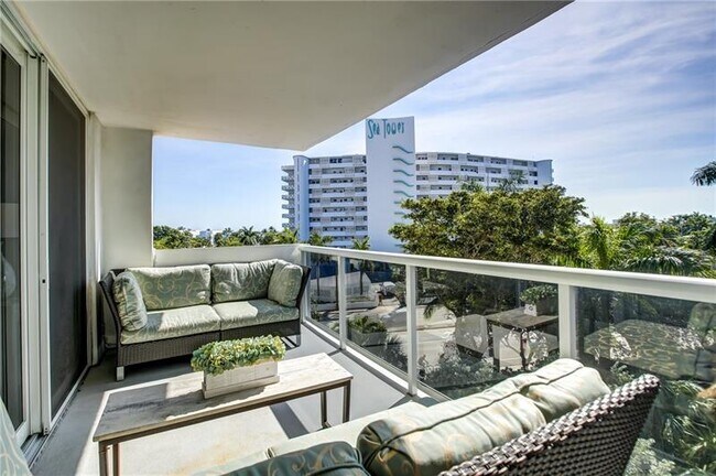 2841 N Ocean Blvd in Fort Lauderdale, FL - Building Photo - Building Photo