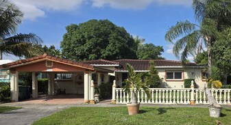 1331 NW 87th St, Unit UnitA in Miami, FL - Building Photo