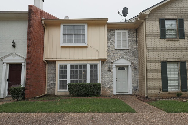 10014 Stratmore Cir