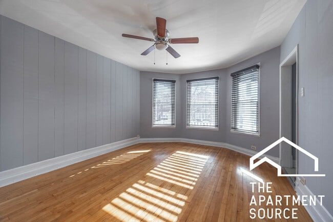 5128 W Henderson St in Chicago, IL - Building Photo - Building Photo