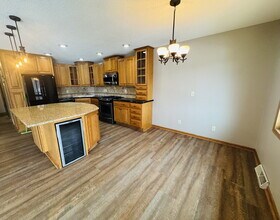 7349 York Ave N in Brooklyn Park, MN - Building Photo - Building Photo