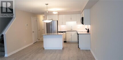198 Sedgewood St in Kitchener, ON - Building Photo - Building Photo