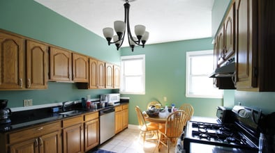 196 Dorchester St in Boston, MA - Foto de edificio - Building Photo