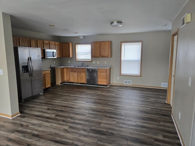 94 E Montcalm St in Pontiac, MI - Building Photo - Building Photo