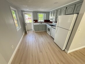 695 South St E in Raynham, MA - Building Photo - Building Photo