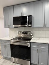 360 Whiton St in Jersey City, NJ - Building Photo - Building Photo