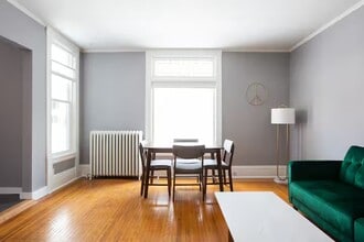 900 W 22nd St, Unit 900 West 1 BR in Minneapolis, MN - Foto de edificio - Building Photo