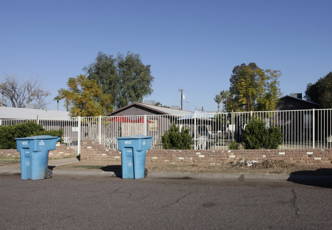 2622 W State Ave in Phoenix, AZ - Foto de edificio - Building Photo