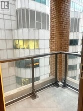 8-1018 Widmer St in Toronto, ON - Building Photo - Building Photo