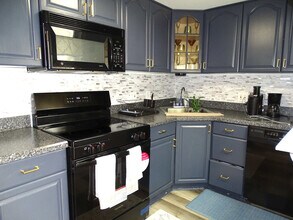 7 Scannell Rd in Randolph, MA - Building Photo - Building Photo