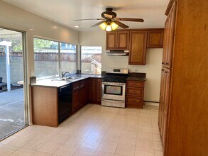 24352 Chrisanta Dr in Mission Viejo, CA - Building Photo - Building Photo
