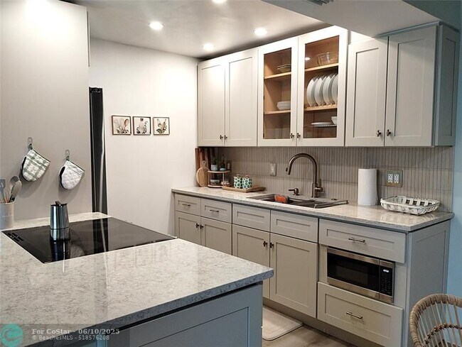 3402 Bimini Ln in Coconut Creek, FL - Foto de edificio - Building Photo
