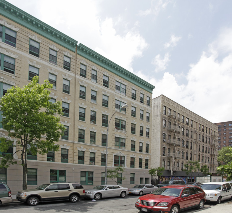 306-308 E 100th St in New York, NY - Building Photo