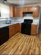 21 Hilton St, Unit 2 in Belleville, NJ - Building Photo - Building Photo