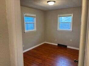 1505 Benton St, Unit 1507 in Rockford, IL - Foto de edificio - Building Photo