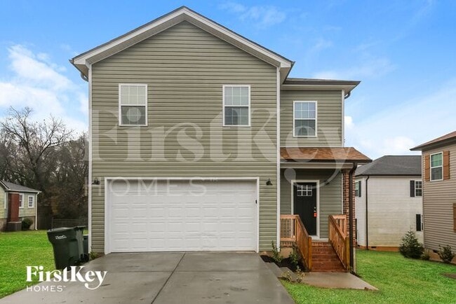 property at 215 Parkwood Dr NW