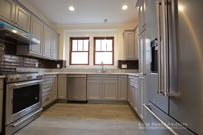 38 Gerrish St in Boston, MA - Building Photo - Building Photo