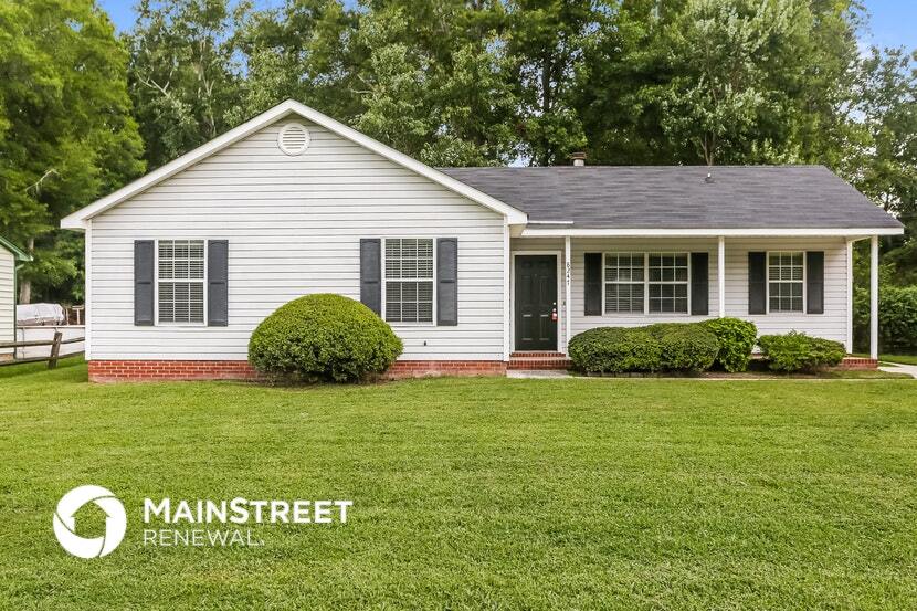8247 Gera Emma Dr in Charlotte, NC - Building Photo