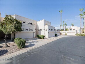 1326 W Coral Reef Dr in Gilbert, AZ - Foto de edificio - Building Photo