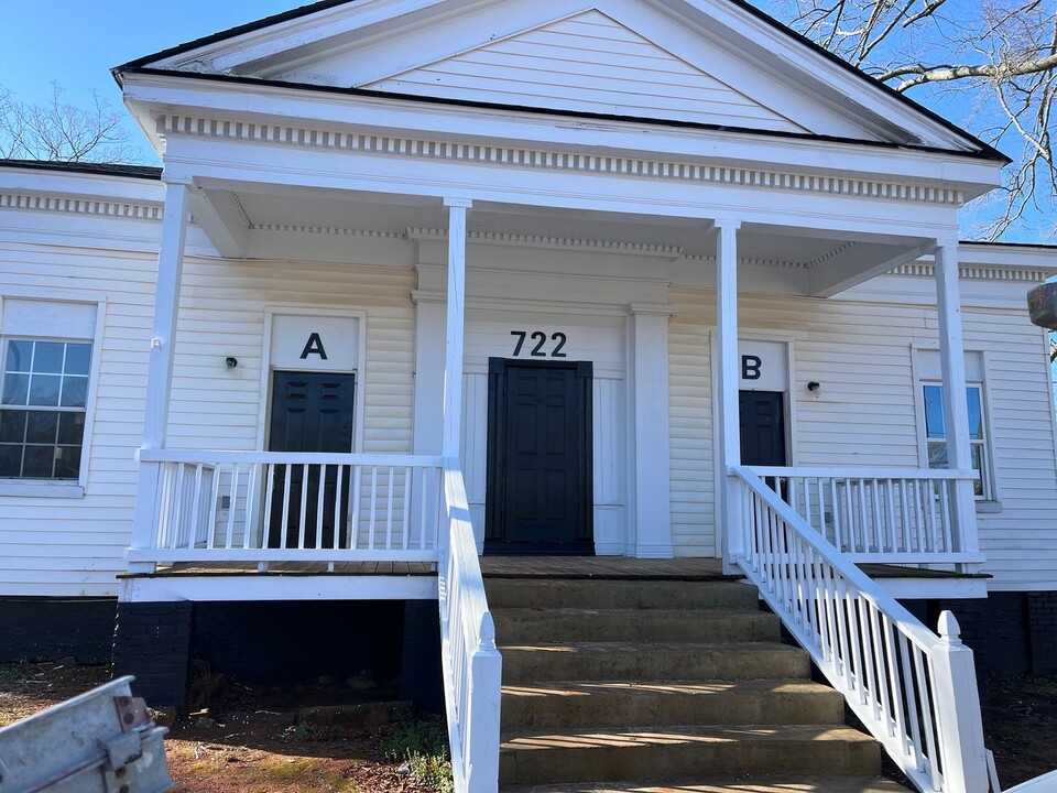 722 E Broad St in Griffin, GA - Building Photo