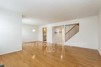 35 Treat Ln in East Brunswick, NJ - Building Photo - Building Photo