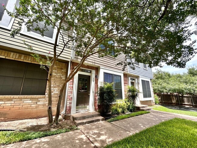12325 Los Indios Trail in Austin, TX - Building Photo - Building Photo