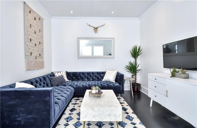 property at 806 Vedado Way NE